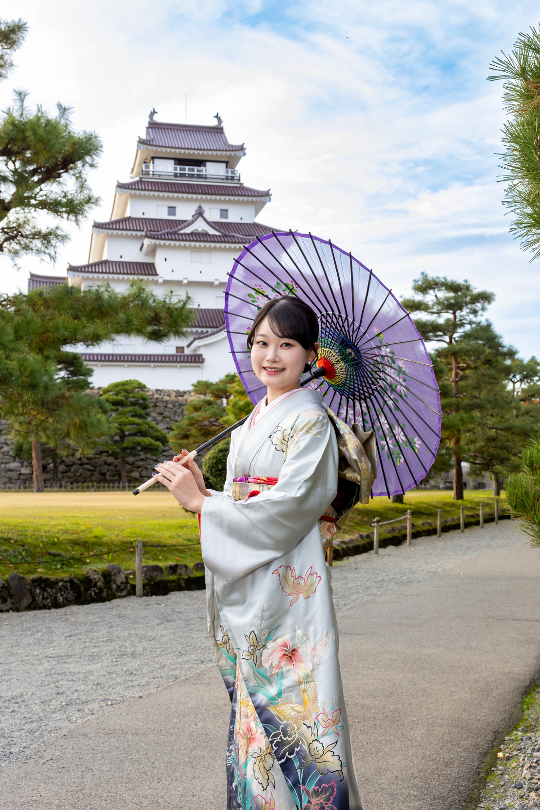 鶴ヶ城を背景にした振袖ロケーション撮影